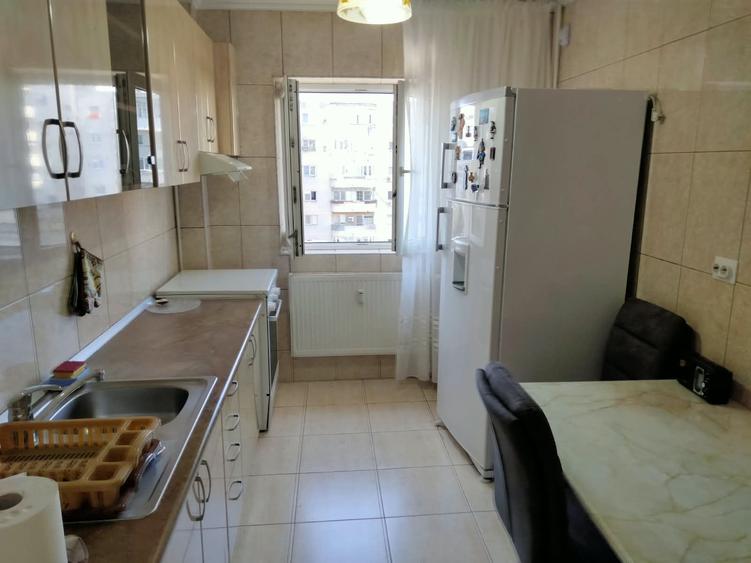 Apartament cu 3 camere decomandat, mobilat în Iancului