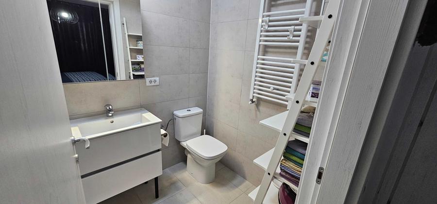 Apartament cu 3 camere decomandat în Titan