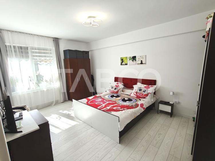 Apartament cu 3 camere decomandat, mobilat în Turnișor