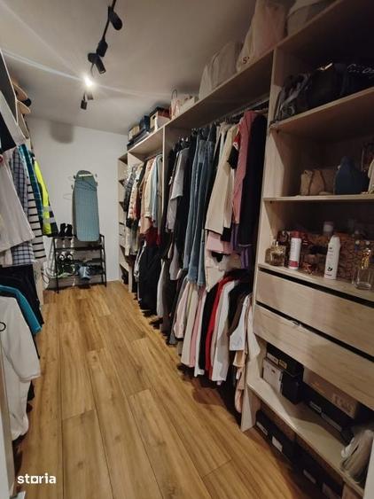 Casă cu 6 camere cu Teren 962 Mp în Groși