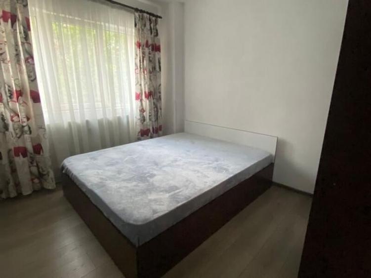 Apartament cu 4 camere decomandat, mobilat în Lujerului