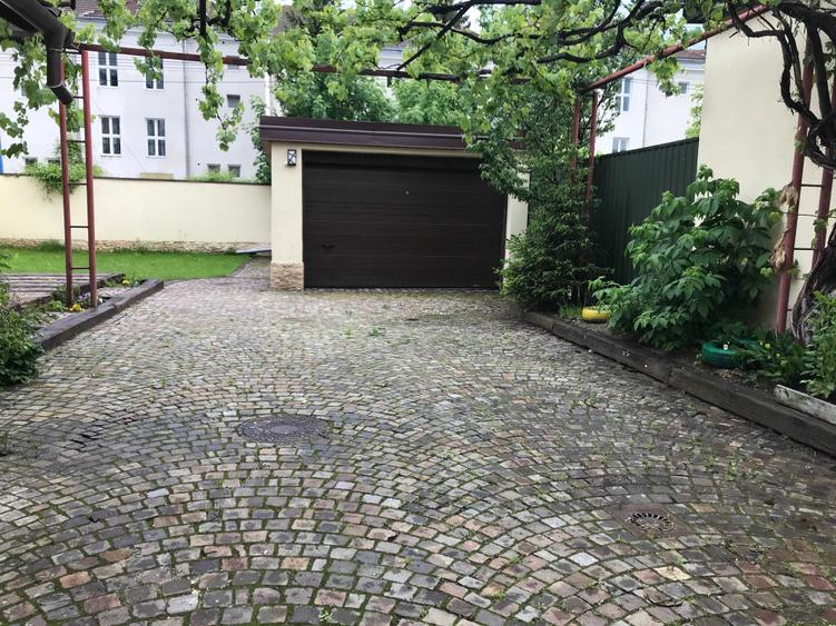 Casă cu 3 camere decomandat cu Teren 430 Mp în Griviței