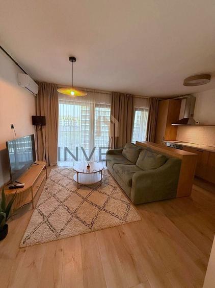Apartament cu 2 camere semidecomandat, mobilat în Zorilor
