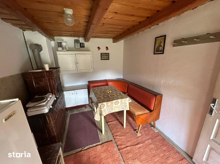 Casă cu 2 camere cu Canalizare în Boița