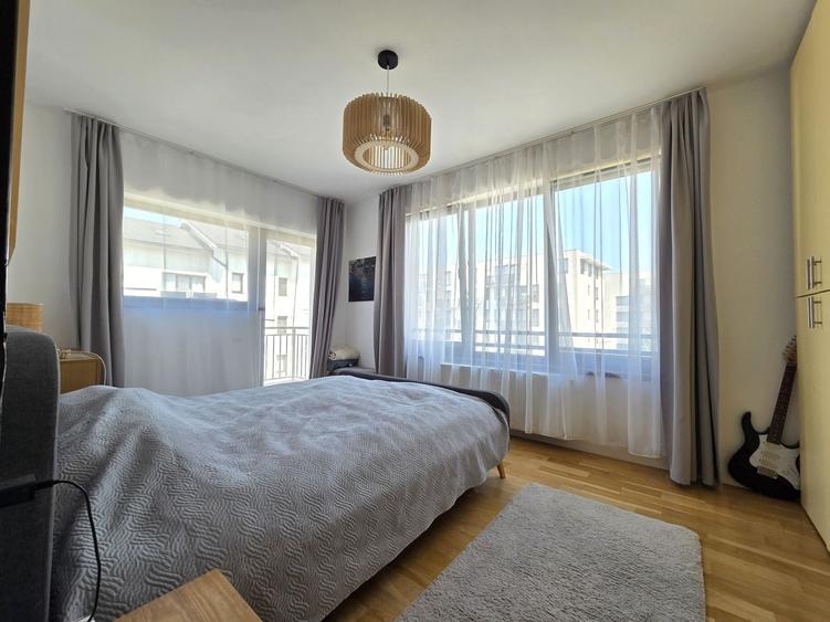 Apartament cu 3 camere semidecomandat, mobilat în Bună Ziua