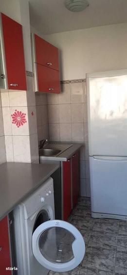Garsonieră decomandată în Central