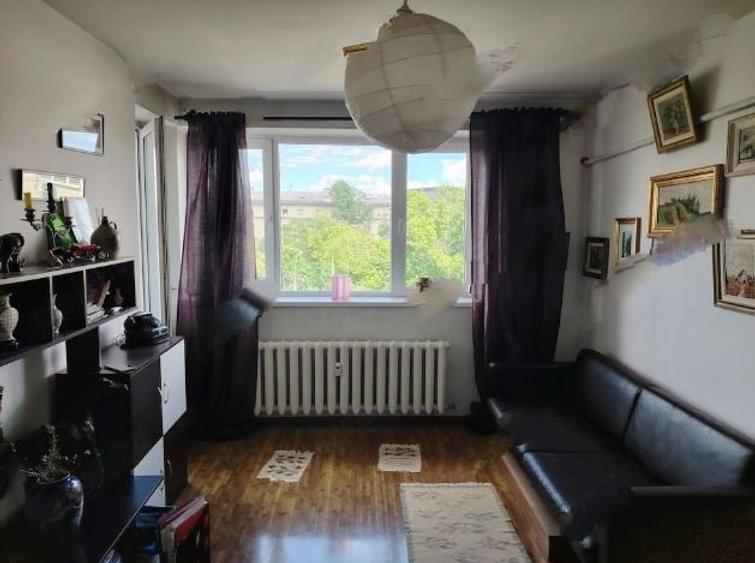 Apartament cu 3 camere semidecomandat, mobilat în Drumul Taberei — fotografia 1