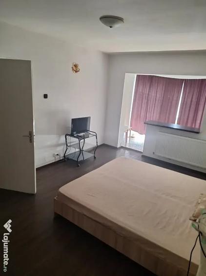 Apartament cu 2 camere decomandat în Piața Nouă