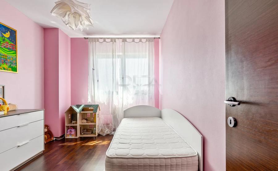 Apartament cu 3 camere semidecomandat, mobilat în Titulescu
