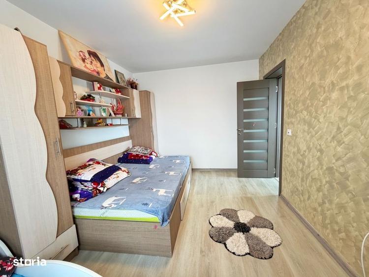 Casă cu 4 camere cu Teren 400 Mp în Smeura