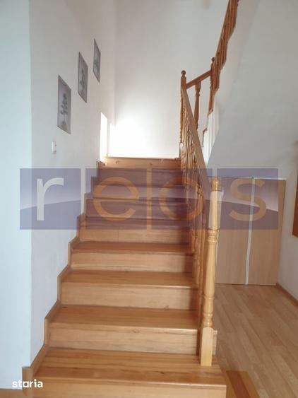 Casă cu 5 camere cu Teren 287 Mp în Sălăjan