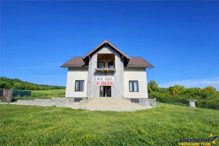 Casă cu 5 camere cu Teren 1532 Mp în Șinca