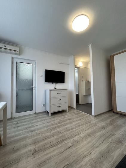 Garsonieră decomandată în Brâncoveanu