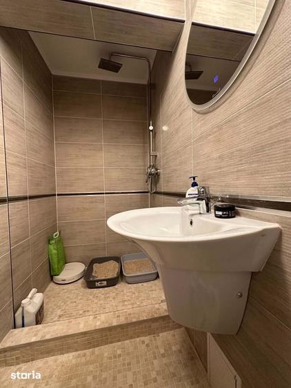 Apartament cu 4 camere decomandat în Micro 16