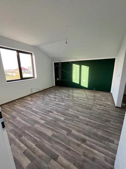 Duplex cu 4 camere cu Teren 310 Mp în Moșnița Veche