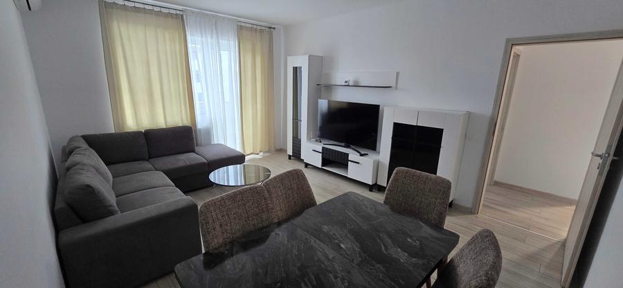 Apartament cu 4 camere decomandat în Central