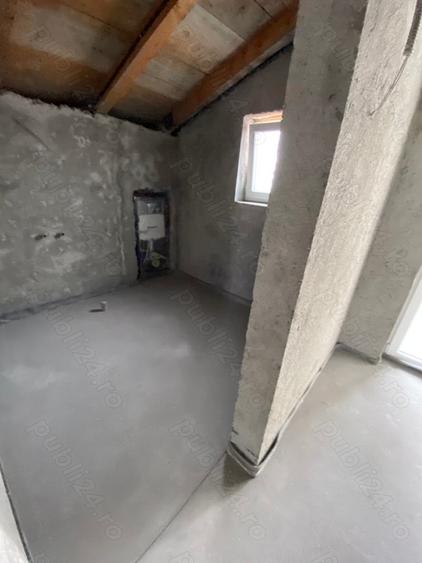 Casă cu 5 camere cu Teren 284 Mp în Ghiroda