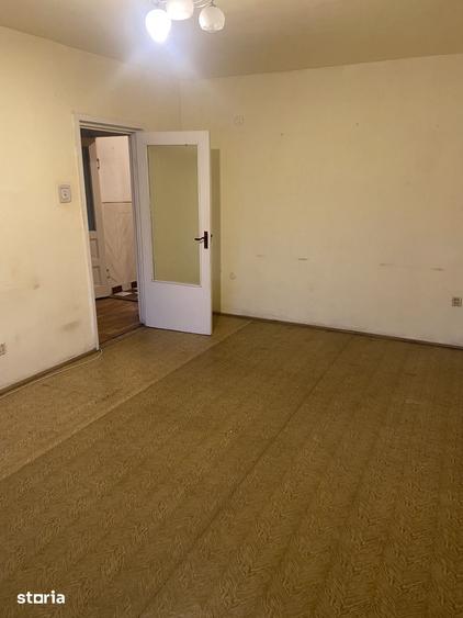 Apartament cu 3 camere decomandat în Rogerius