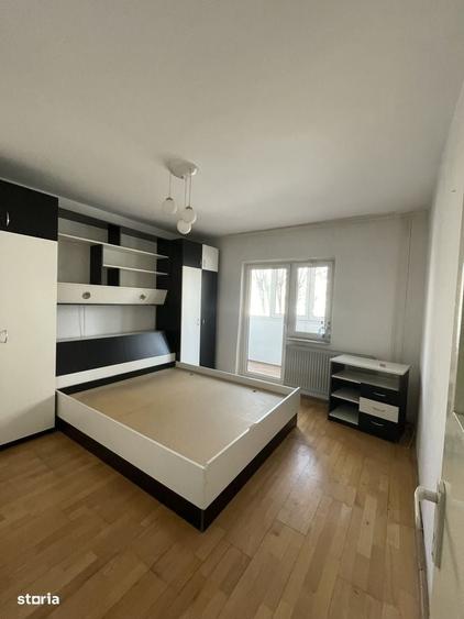 Apartament cu 4 camere în Cetate