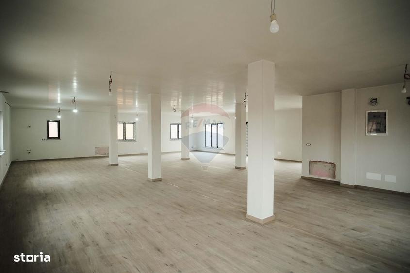 Spațiu comercial, de 200 mp, în Marginea