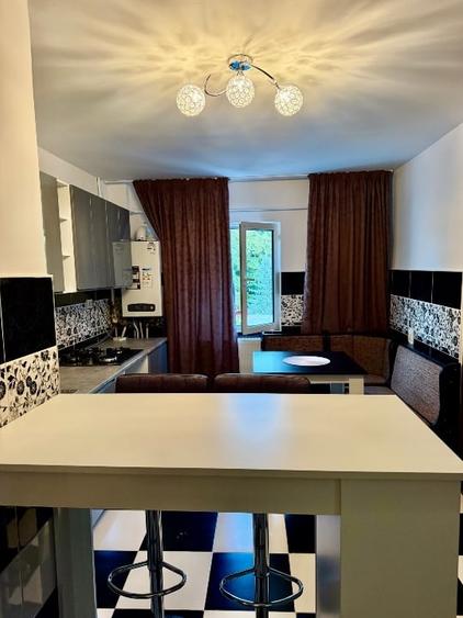Apartament cu 2 camere decomandat, mobilat în Central