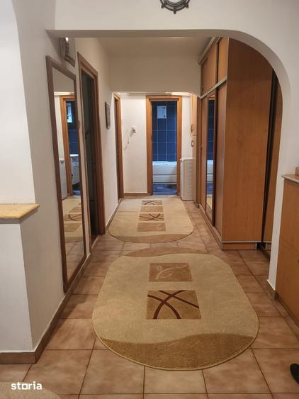 Apartament cu 3 camere decomandat în Mangalia