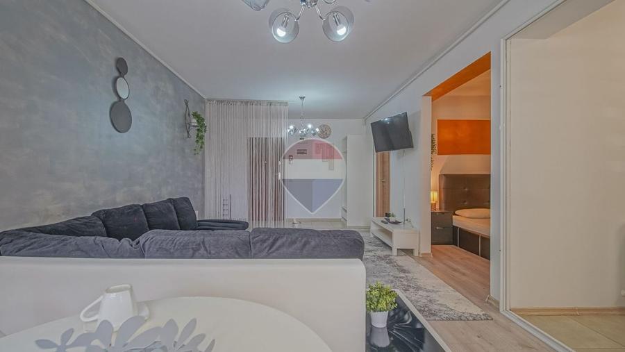 Apartament cu 2 camere semidecomandat, mobilat în Tractorul