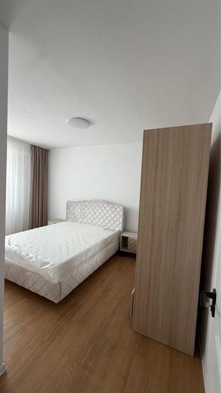 Apartament cu 3 camere decomandat în Exterior Vest