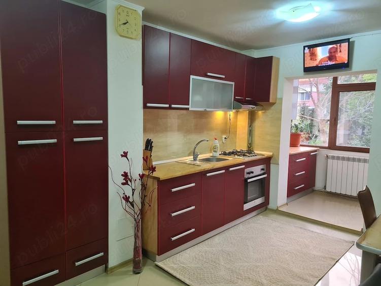 Apartament cu 3 camere decomandat în C5