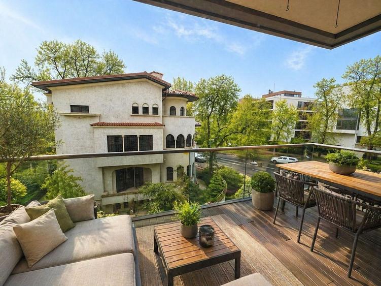 Apartament cu 3 camere decomandat, mobilat în Primăverii