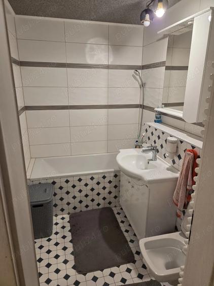 Apartament cu 3 camere decomandat în Lipovei