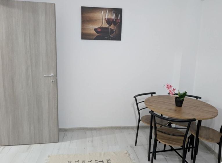 Apartament cu 2 camere decomandat în Vișan