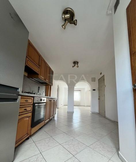 Apartament cu 4 camere, mobilat în Zorilor