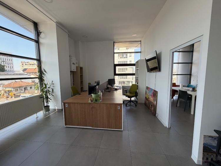 Spațiu comercial, de 77 mp, în Craiovei