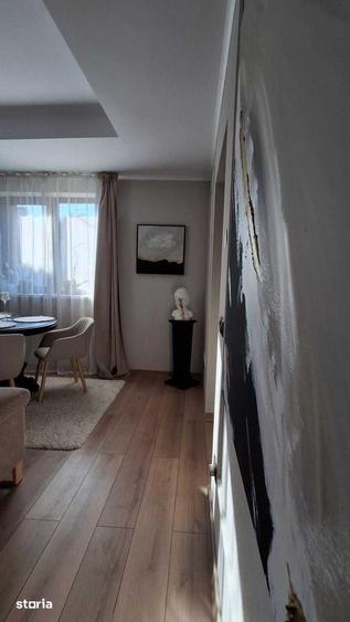Casă cu 5 camere cu Teren 385 Mp în Central