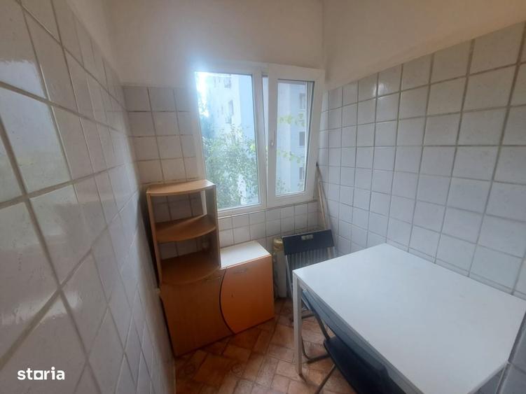 Garsonieră decomandată în Lacul Tei