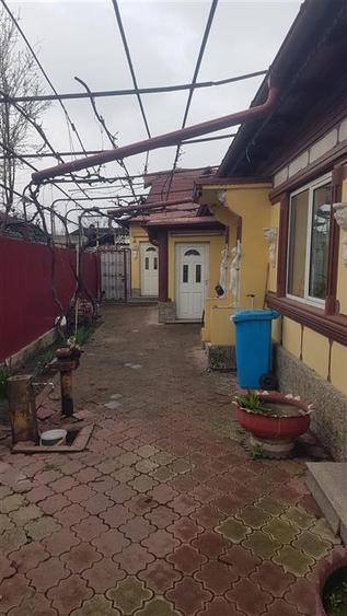 Casă cu 5 camere cu Teren 250 Mp în Chercea
