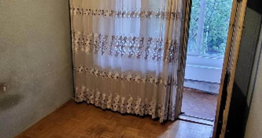 Apartament cu 4 camere semidecomandat în Lujerului