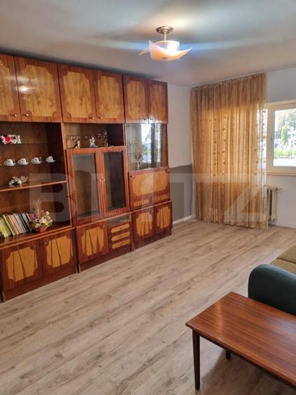 Apartament cu 3 camere decomandat, mobilat în Central