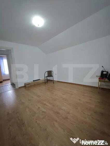 Casă cu 5 camere cu Teren 998 Mp în Central