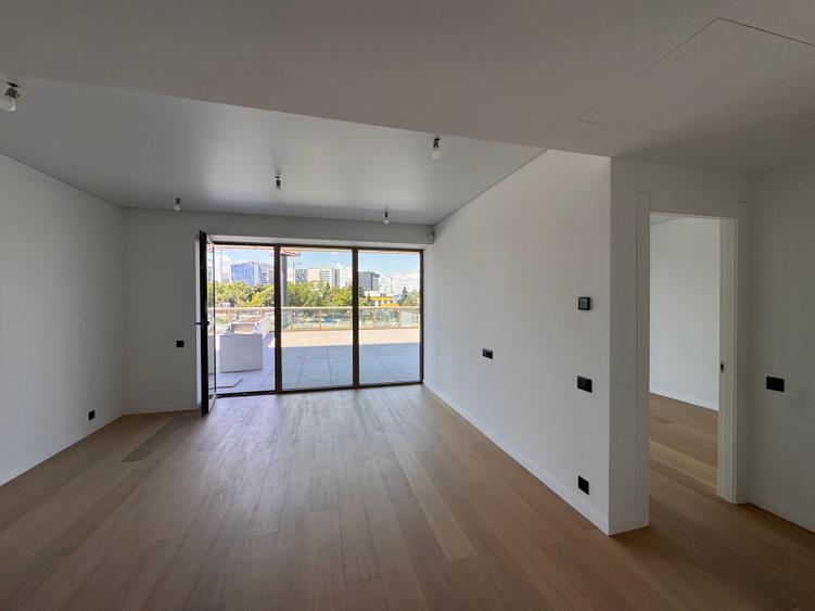 Apartament cu 2 camere semidecomandat în Barbu Văcărescu
