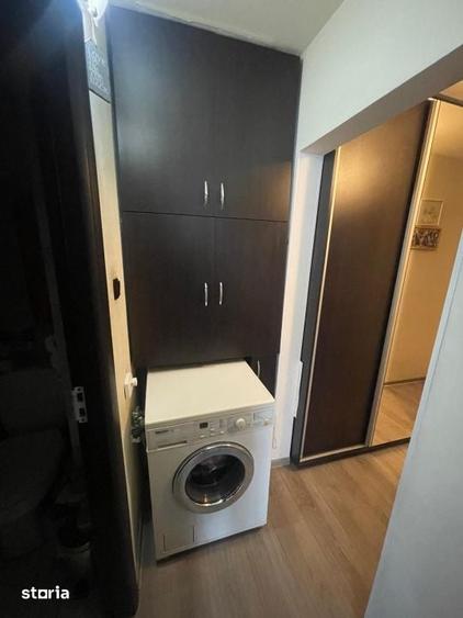 Apartament cu 3 camere în Craiovița Nouă