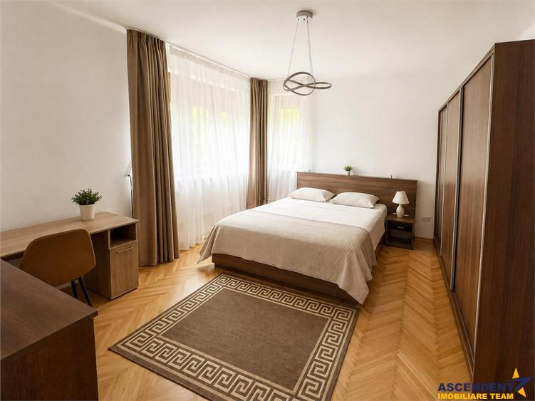 Apartament cu 2 camere decomandat în Centrul Istoric