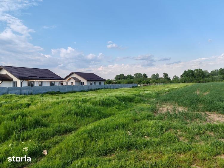 Teren de 9200 mp, în Clinceni