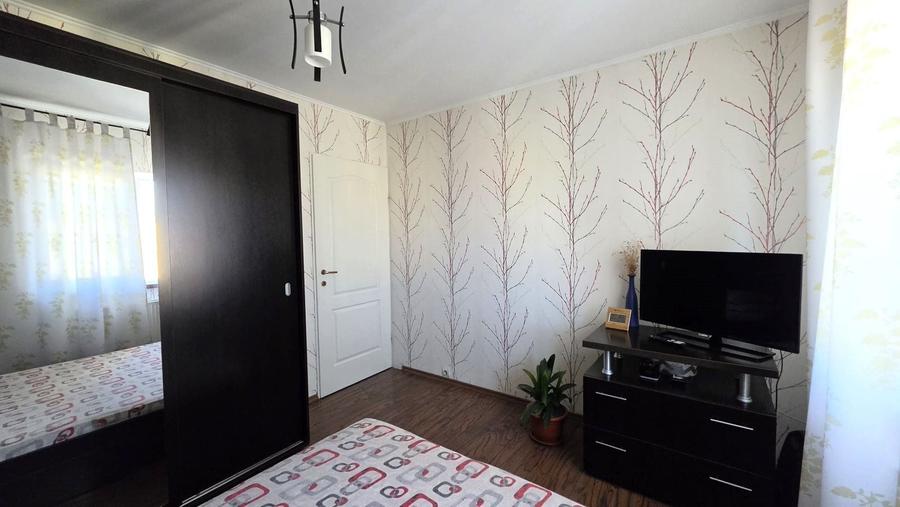 Apartament cu 2 camere decomandat în Triaj