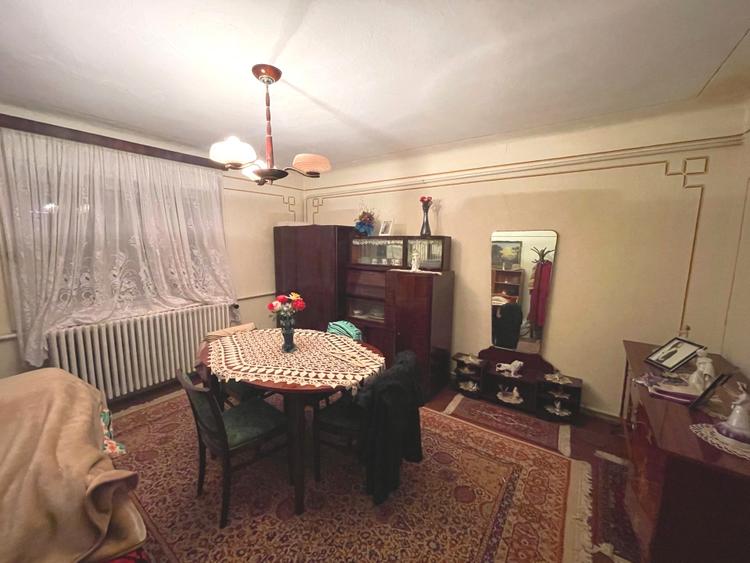 Casă individuală cu 4 camere cu Canalizare în Cugir