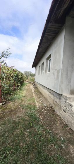 Casă cu 5 camere cu Teren 4316 Mp în Câlnic