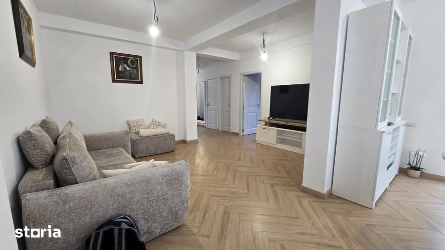 Casă cu 5 camere cu Teren 510 Mp în Rediu