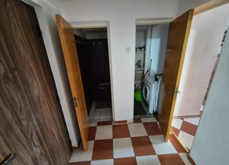 Garsonieră decomandată, mobilată în Hala Centrală