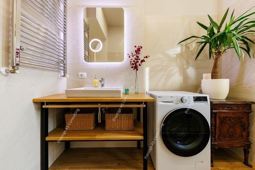 Apartament cu 2 camere semidecomandat, mobilat în Sinaia